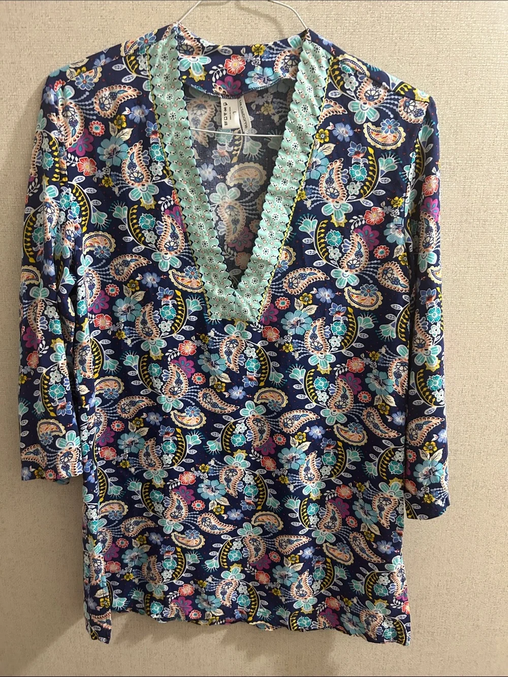 Liz Claiborne Navy Floral Paisley V-Neck Tunic with Mint Lace